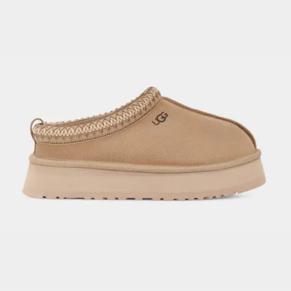 Inspired U G G Platform New in the box size 9 Mustard Seed